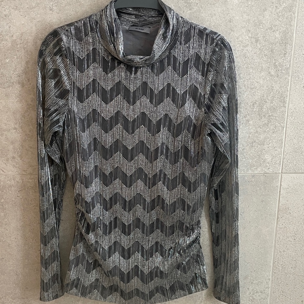 Silver Chevron Patterned Women's Top